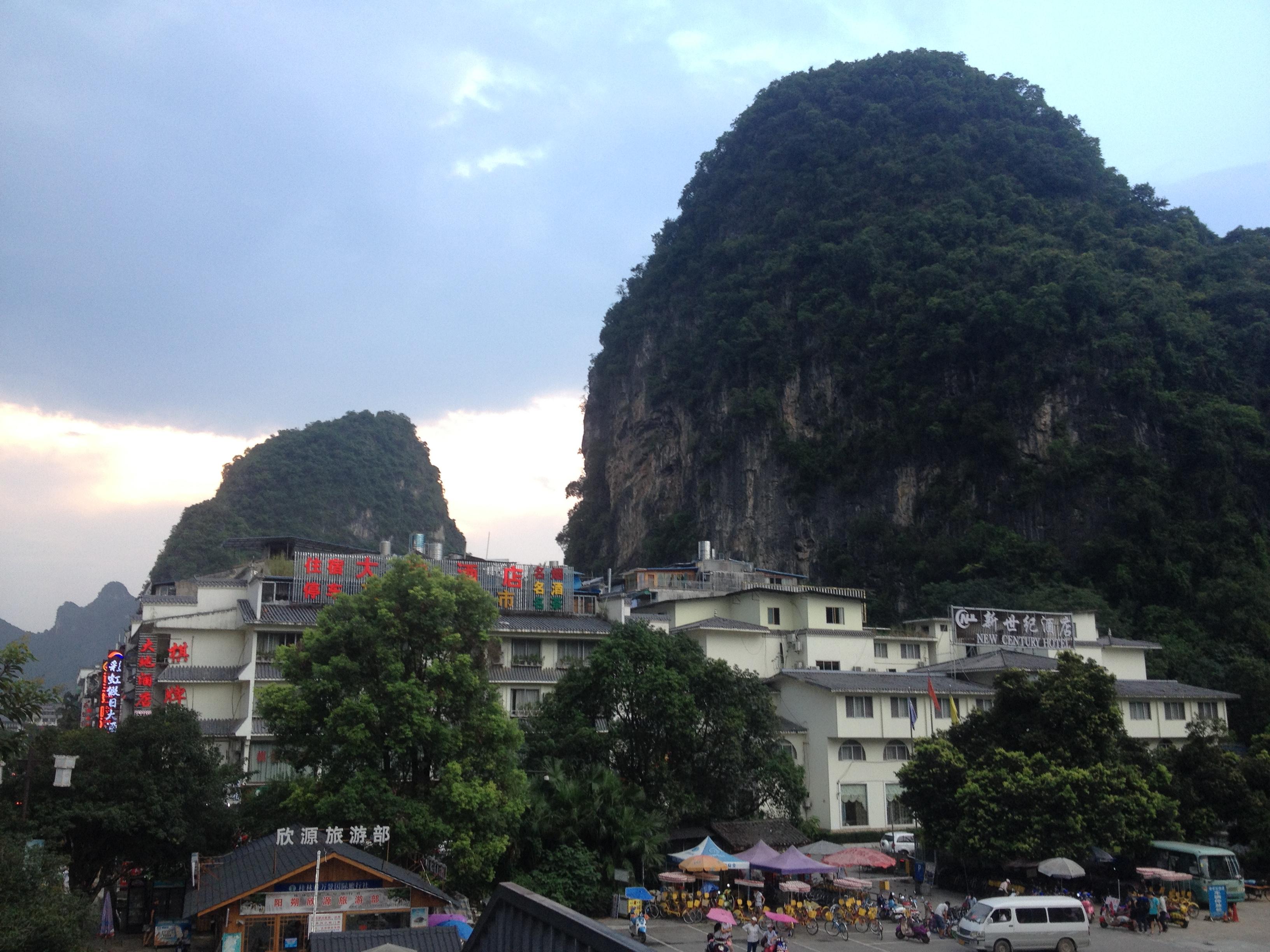 yangshuo_downtown.jpg