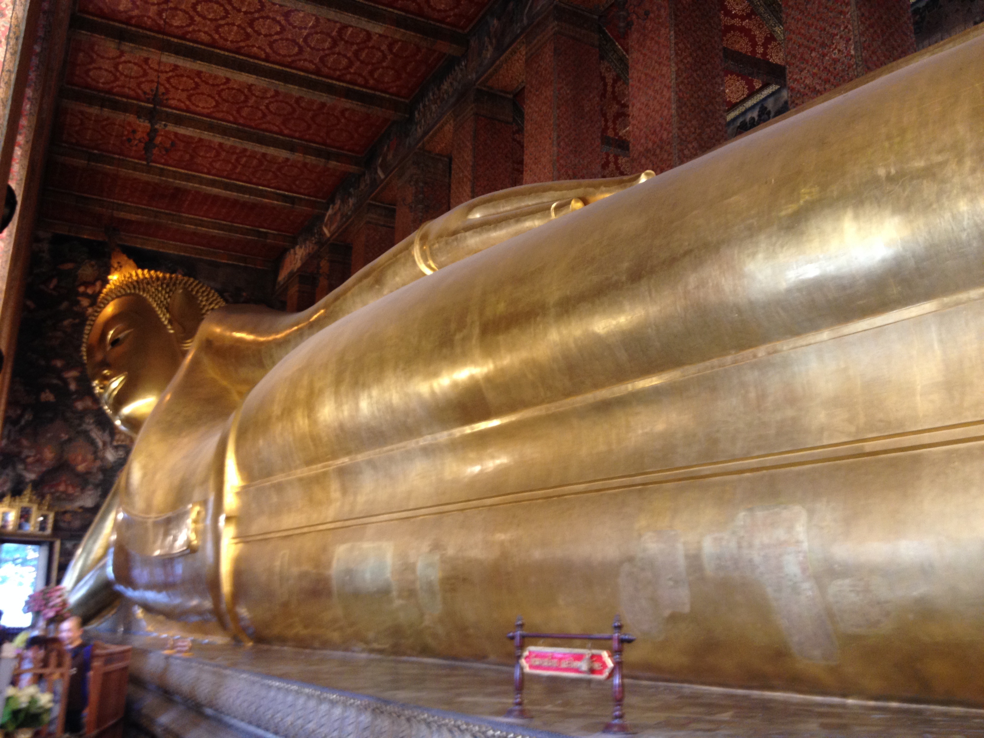 reclining_buddha_bangkok.jpg